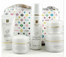 樊文花 经典美白补水套5件套 新包装【黑色包包不是白色】化妆品