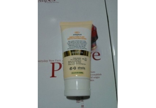 伊佰 活血生肌按摩乳80ml 